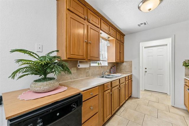 708 Willow Ridge Place, Edmond, OK 73003