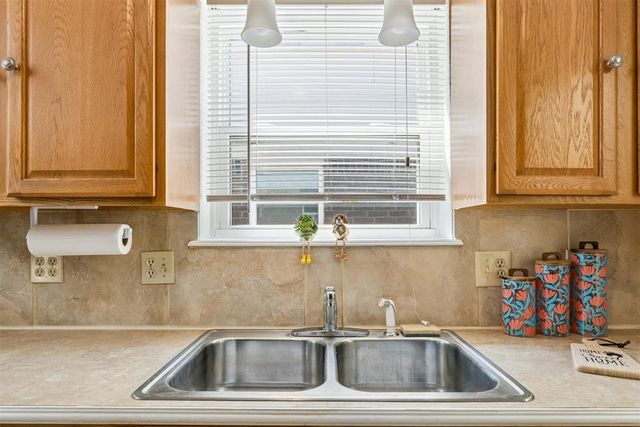 708 Willow Ridge Place, Edmond, OK 73003