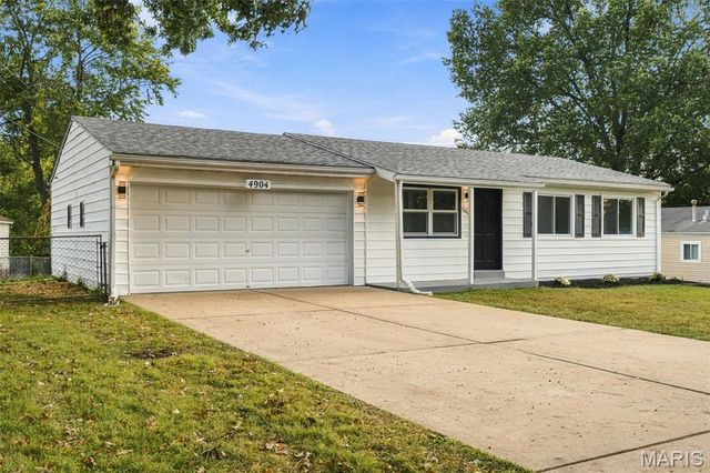 4904 Plum Tree Lane, Hazelwood, MO 63042