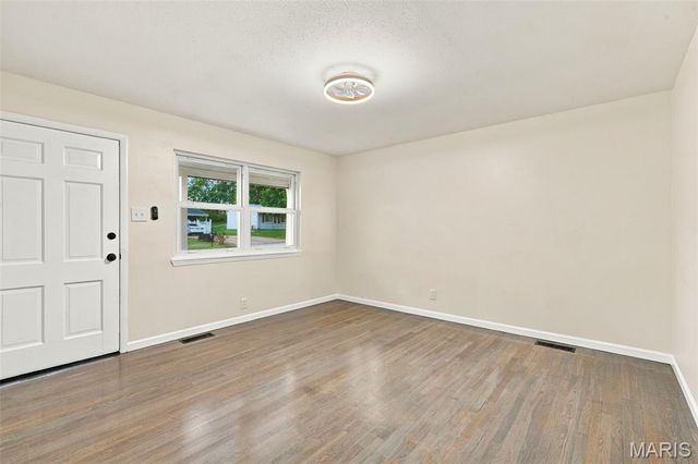 4904 Plum Tree Lane, Hazelwood, MO 63042