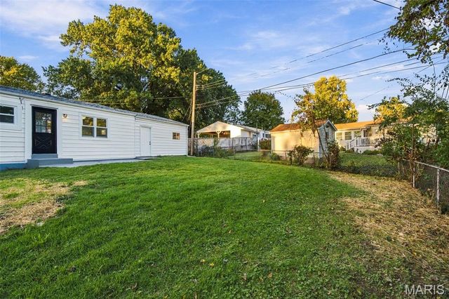 4904 Plum Tree Lane, Hazelwood, MO 63042
