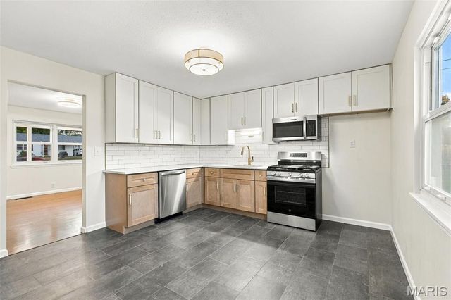 4904 Plum Tree Lane, Hazelwood, MO 63042