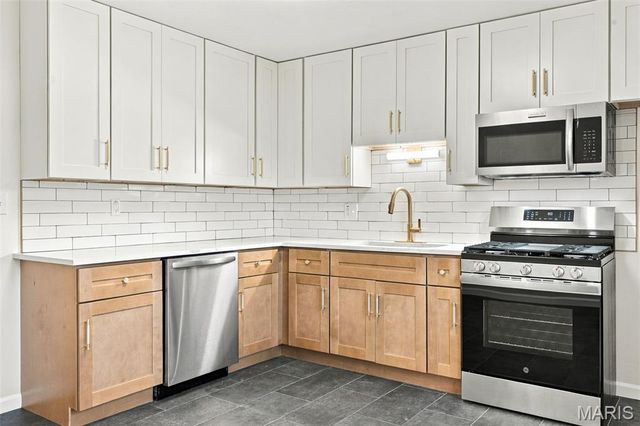 4904 Plum Tree Lane, Hazelwood, MO 63042