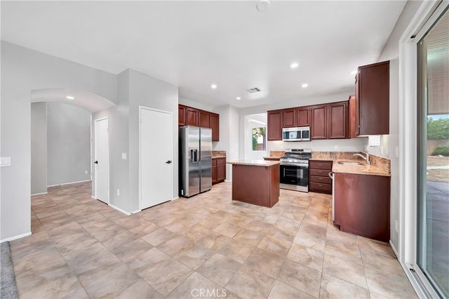 1222 W Avenue H7, Lancaster, CA 93534