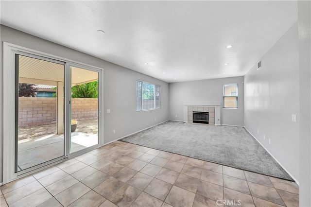 1222 W Avenue H7, Lancaster, CA 93534