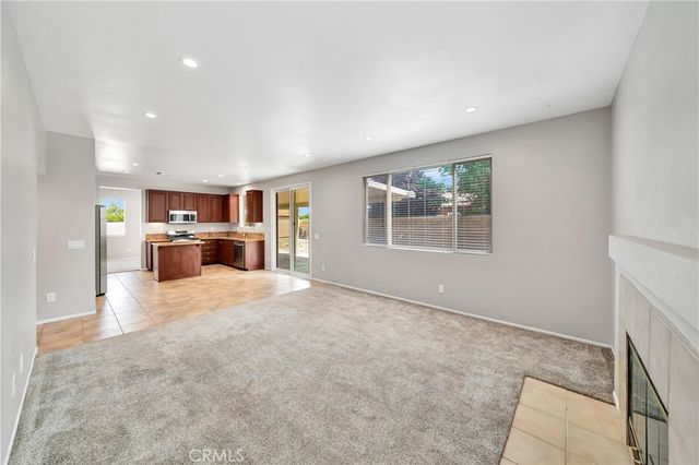 1222 W Avenue H7, Lancaster, CA 93534