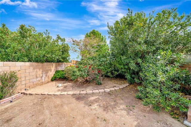 1222 W Avenue H7, Lancaster, CA 93534