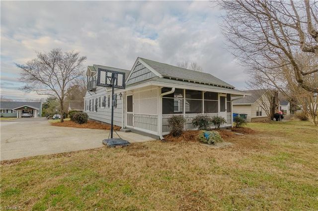 1534 Five Oaks Trail, Mount Airy, NC 27030