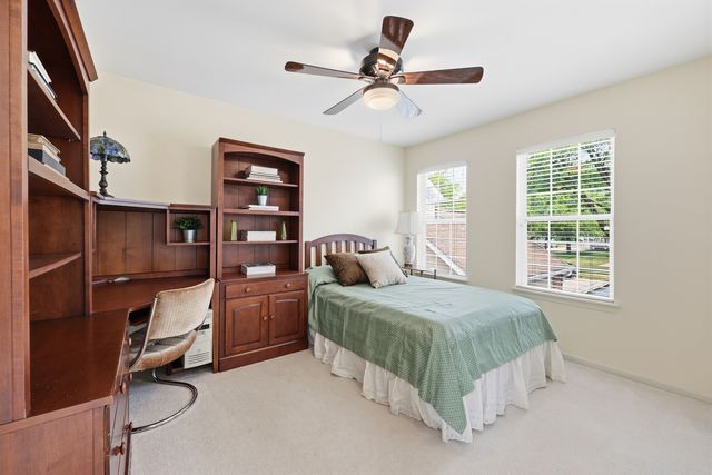 1537 Stevens Drive, Schaumburg, IL 60173