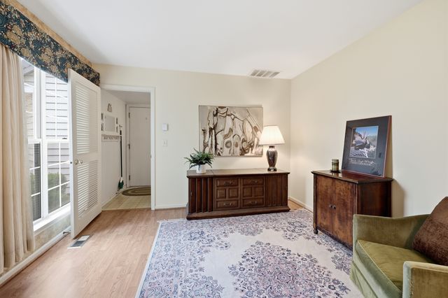 1537 Stevens Drive, Schaumburg, IL 60173