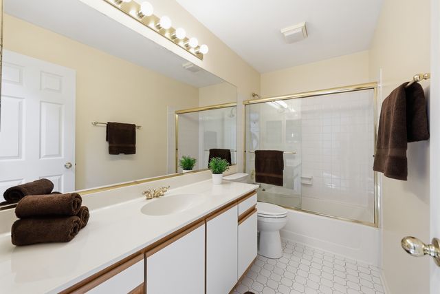 1537 Stevens Drive, Schaumburg, IL 60173