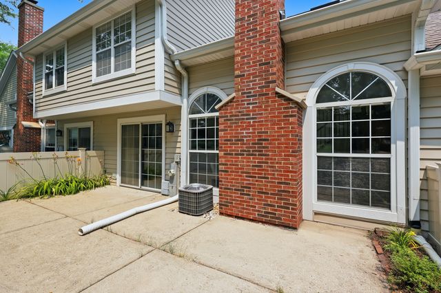 1537 Stevens Drive, Schaumburg, IL 60173
