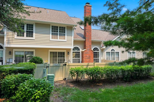 1537 Stevens Drive, Schaumburg, IL 60173