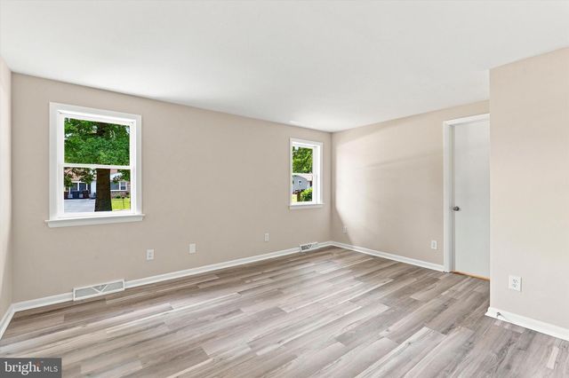 2010 PINE ST, Hatfield, PA 19440