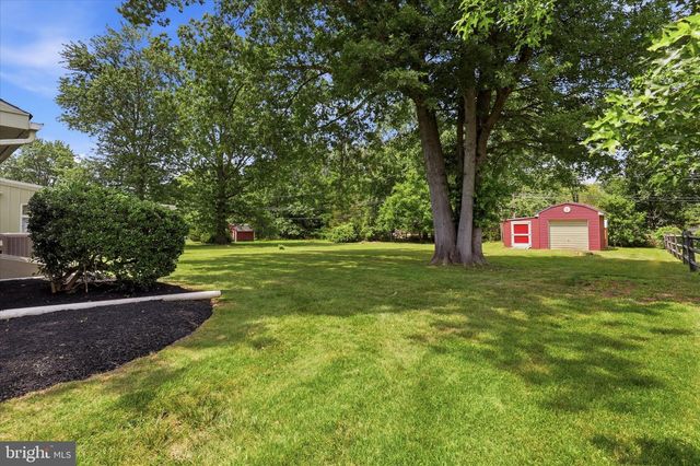 2010 PINE ST, Hatfield, PA 19440