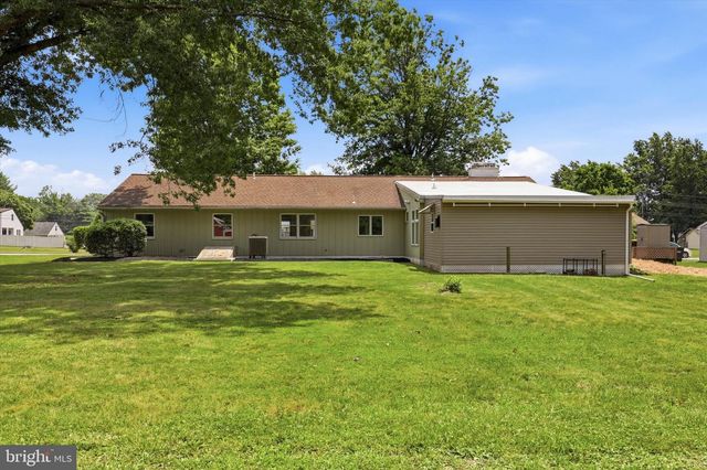 2010 PINE ST, Hatfield, PA 19440