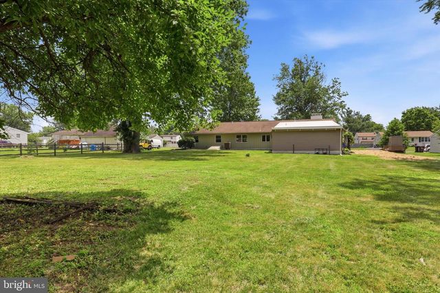 2010 PINE ST, Hatfield, PA 19440
