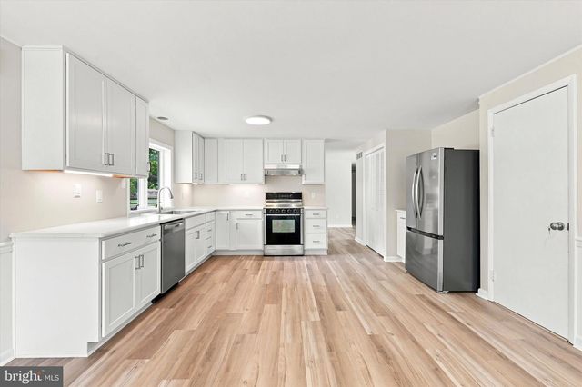 2010 PINE ST, Hatfield, PA 19440