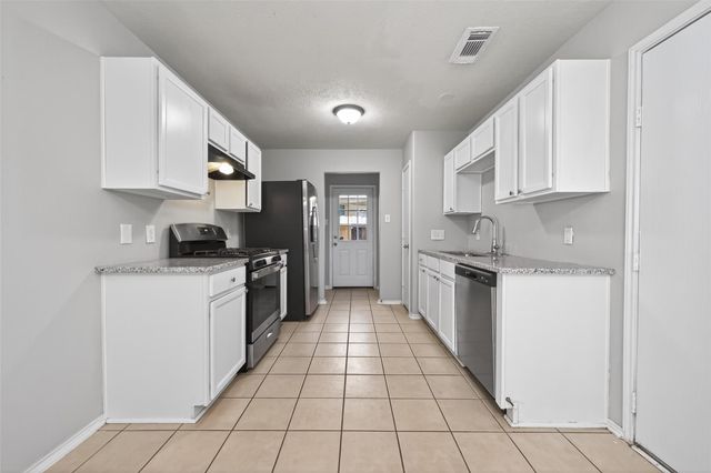 7327 Winter Song Drive, Magnolia, TX 77354