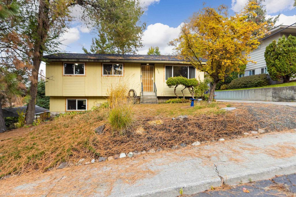 3528 W Crown Pl, Spokane, WA 99205