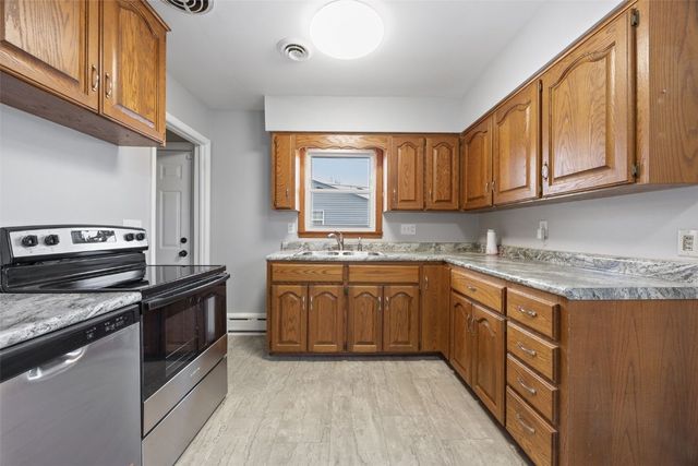 1320 B Ave, Marion, IA 52302