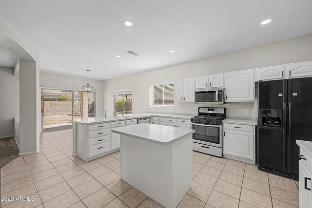 5267 W ANGELA Drive, Glendale, AZ 85308