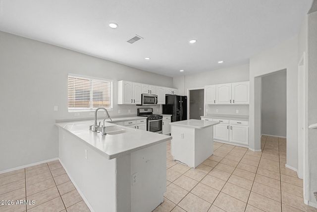 5267 W ANGELA Drive, Glendale, AZ 85308
