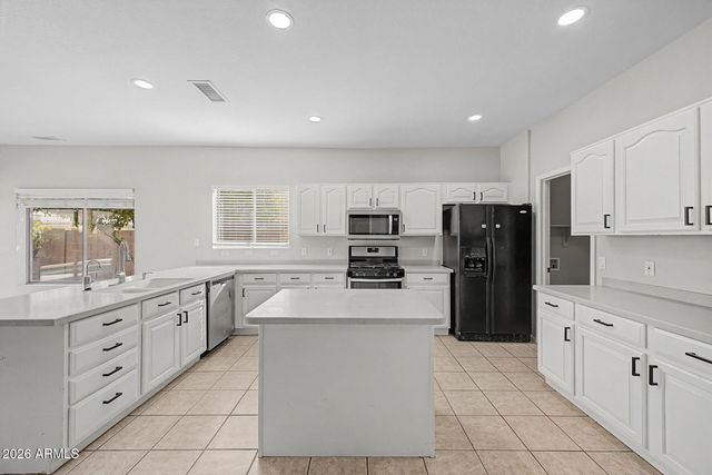 5267 W ANGELA Drive, Glendale, AZ 85308