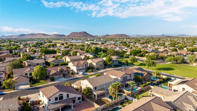5267 W ANGELA Drive, Glendale, AZ 85308