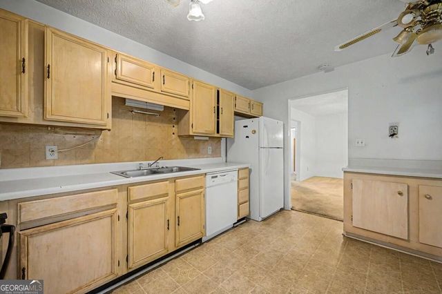 2847 Kathryn Circle SW, Atlanta, GA 30331
