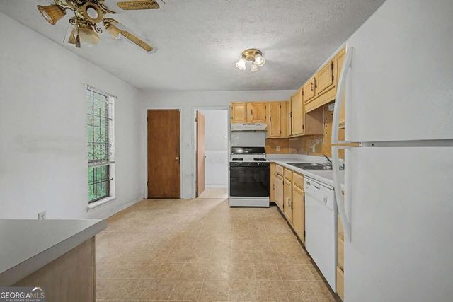 2847 Kathryn Circle SW, Atlanta, GA 30331
