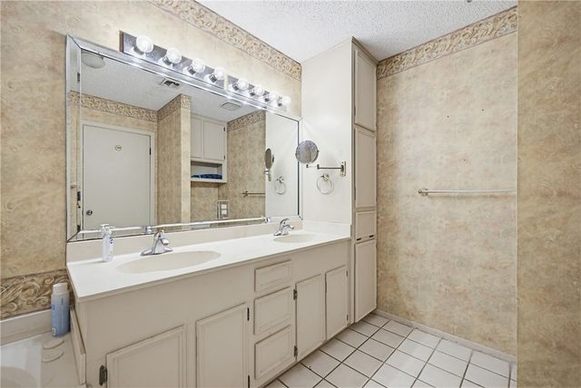 3105 Vicksburg St, Corpus Christi, TX 78410