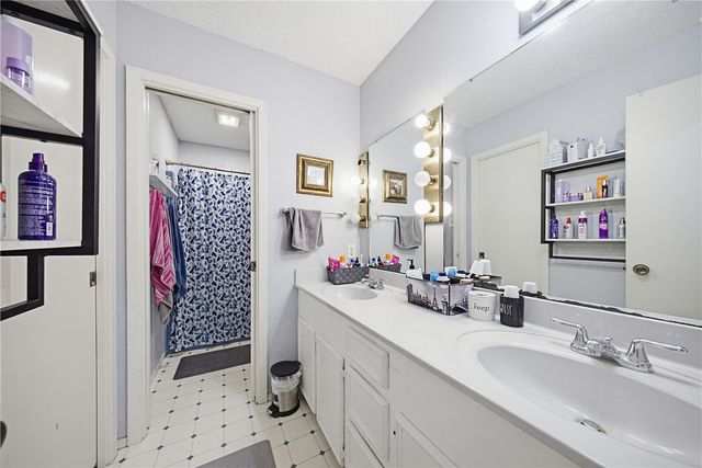 3105 Vicksburg St, Corpus Christi, TX 78410