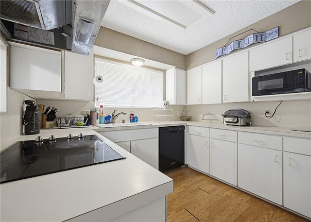3105 Vicksburg St, Corpus Christi, TX 78410