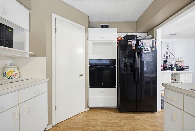 3105 Vicksburg St, Corpus Christi, TX 78410