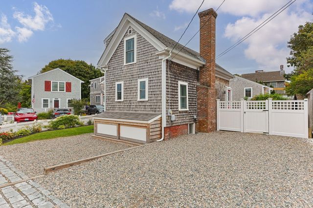 7 Kings Way, Provincetown, MA 02657