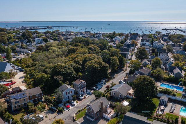 7 Kings Way, Provincetown, MA 02657