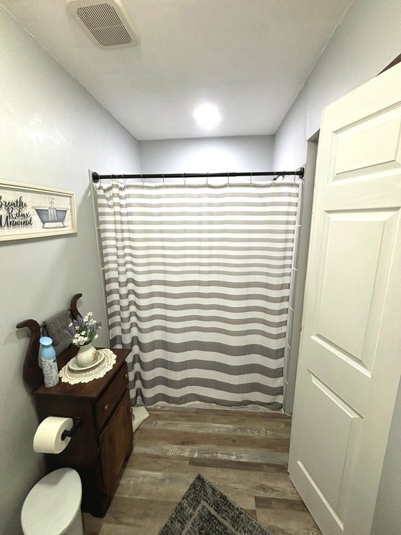 Image 11 of property listing at 440 N Indiana Avenue, Salem, IL 62881