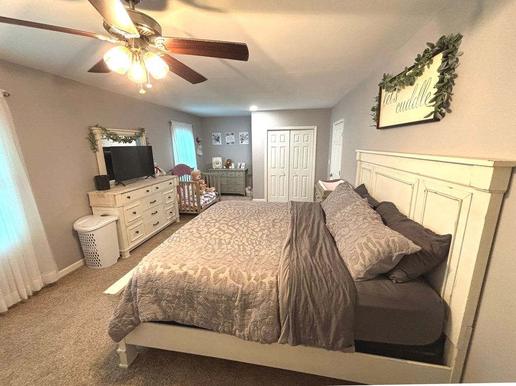 Image 8 of property listing at 440 N Indiana Avenue, Salem, IL 62881