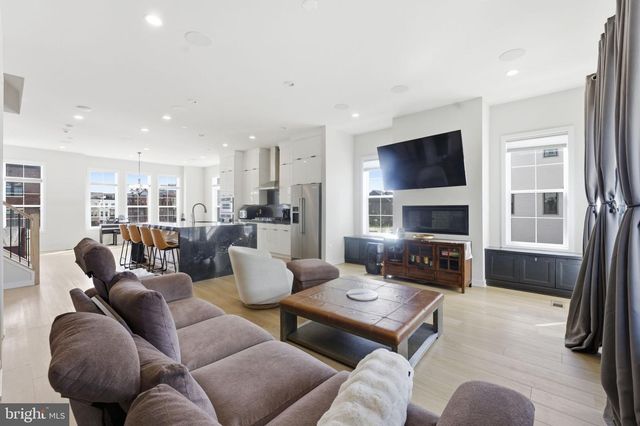 22160 PENELOPE HEIGHTS TER, Ashburn, VA 20148