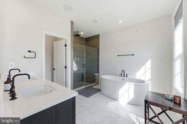 22160 PENELOPE HEIGHTS TER, Ashburn, VA 20148