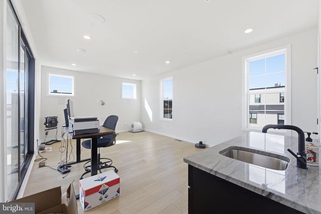 22160 PENELOPE HEIGHTS TER, Ashburn, VA 20148