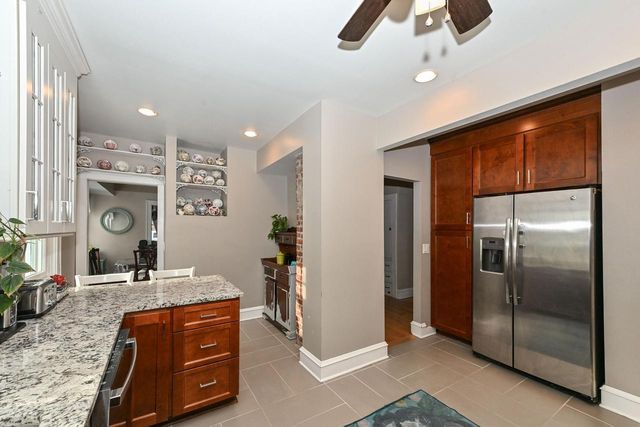 2804 N Grant BOULEVARD, Milwaukee, WI 53210