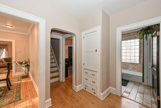 2804 N Grant BOULEVARD, Milwaukee, WI 53210