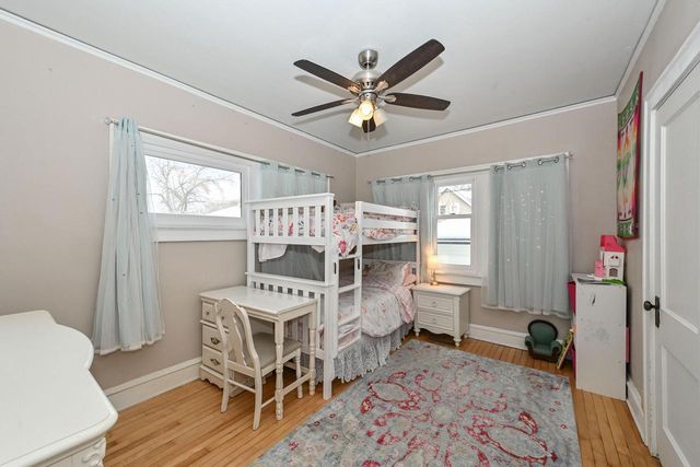 2804 N Grant BOULEVARD, Milwaukee, WI 53210