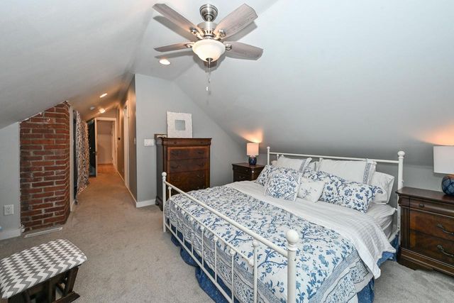 2804 N Grant BOULEVARD, Milwaukee, WI 53210