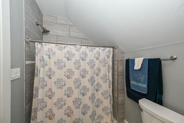 2804 N Grant BOULEVARD, Milwaukee, WI 53210