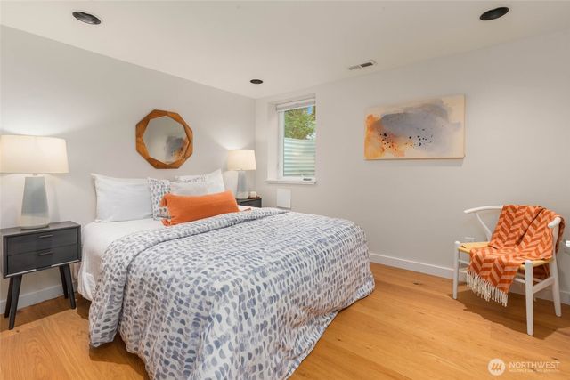 8233 40th Avenue NE, Seattle, WA 98115