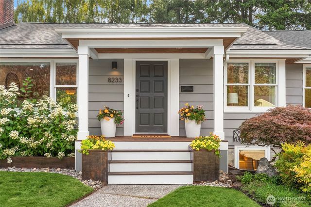 8233 40th Avenue NE, Seattle, WA 98115