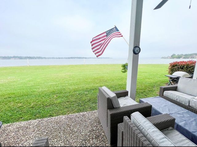 146 April Point Drive S, Montgomery, TX 77356